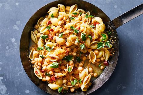 pasta-with-chickpeas-chorizo-and-bread-crumbs image