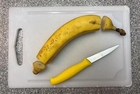 what-happens-if-you-pour-hot-water-over-a-banana image