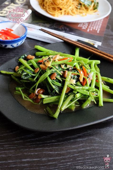 stir-fried-kang-kong-with-preserved-soy-bean-bear image