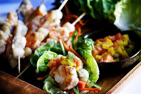 grilled-shrimp-lettuce-cups-with-tropical-fruit-salsa image