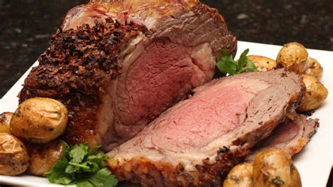 onion-crusted-beef-prime-rib-roast image
