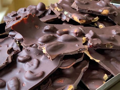 chocolate-almond-bark-recipe-geoffrey image