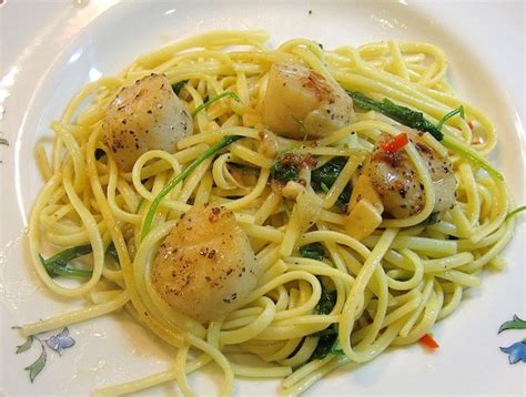 pan-fried-scallops-with-garlic-chili-linguine-food-lust image