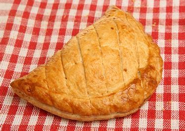 michigan-food-upper-peninsula-meat-pasty image