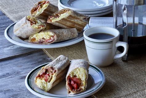 bacon-egg-breakfast-wrap-weekend-at-the-cottage image
