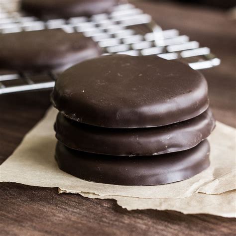 best-thin-mint-recipe-how-to-make-thin-mints image