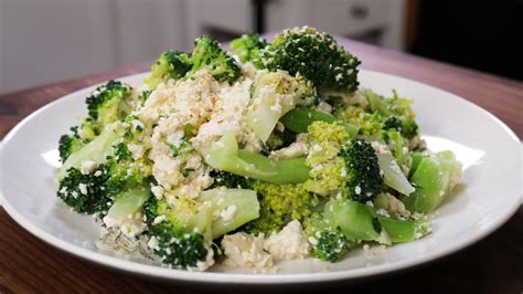 broccoli-with-tofu-broccoli-dubu-muchim-브로콜리 image
