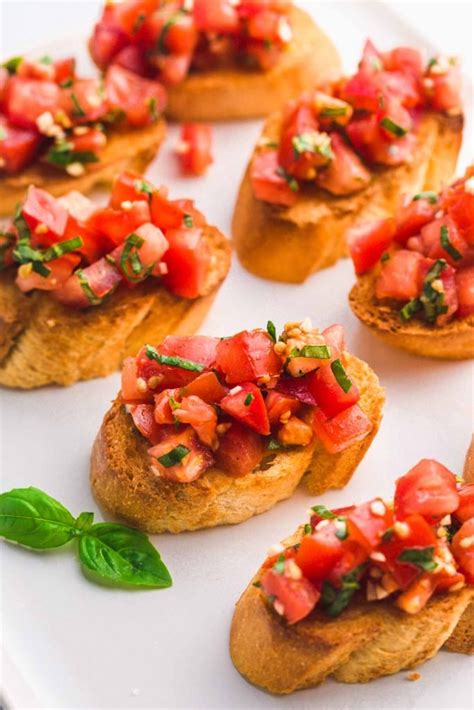 bruschetta-with-tomato-and-basil-little image