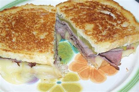 grilled-roast-beef-and-melted-pepper-jack-cheese-sandwich image