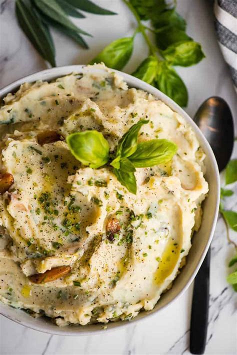 garlic-herb-mashed-potatoes-the image