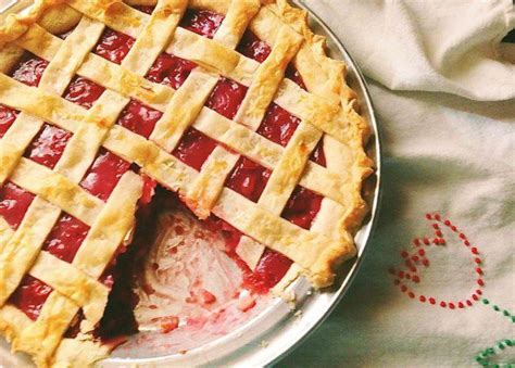 how-to-make-a-lattice-pie-crust-step-by-step image