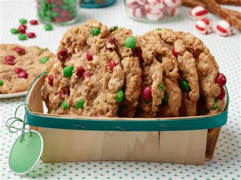 100-best-christmas-cookies-of-2022-holiday-cookie image