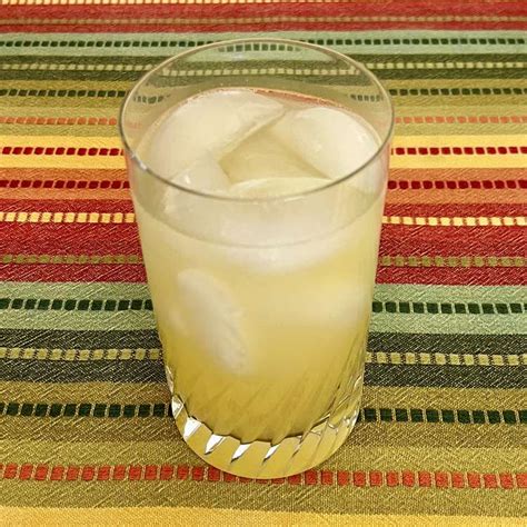 hawaiian-iced-tea-cocktail-recipe-with-pineapple-the image