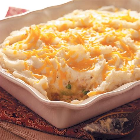 thanksgiving-leftovers-casserole-recipe-how-to-make-it image