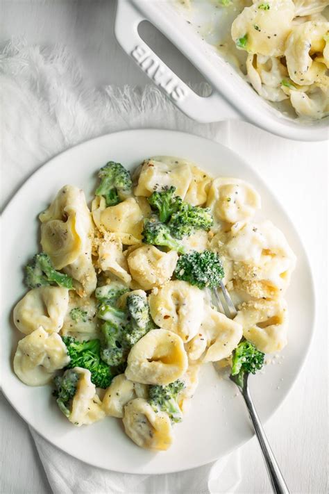 creamy-broccoli-tortellini-pasta-bake image