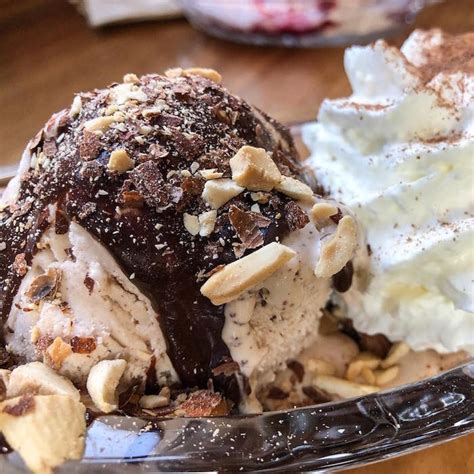 12-essential-places-for-ice-cream-sundaes-in-vancouver image