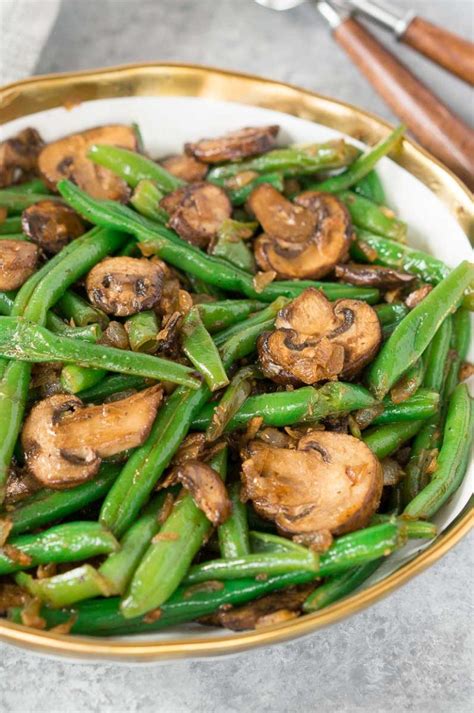 green-beans-and-mushrooms-delicious image