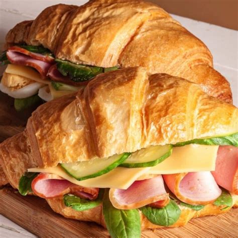 20-best-croissant-sandwich-recipes-top image