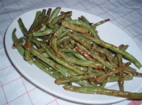 hoisin-roasted-green-beans-just-a-pinch image