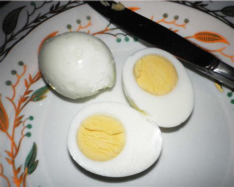 kittencals-technique-for-easy-peel-hard-boiled-eggs image