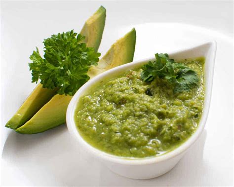 guasacaca-the-venezuelan-avocado-salsa-you-need-to-try image
