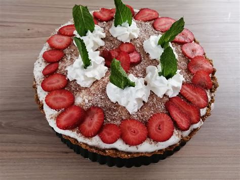 white-chocolate-strawberry-mousse-tart image