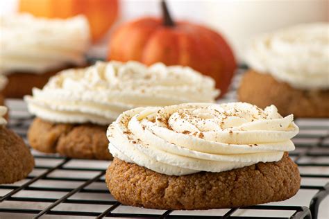 low-carb-keto-pumpkin-cookies-soft-chewy-sugar image