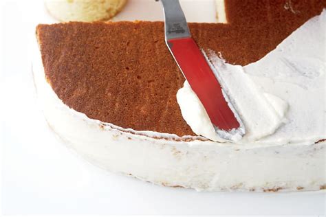 white-buttermilk-cake-canadian-living image