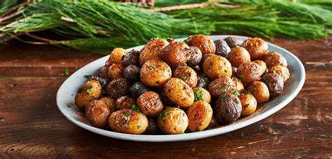 perfect-garlic-roasted-little-potatoes image