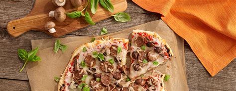 italian-sausage-and-mushroom-grilled-pizza-ready image