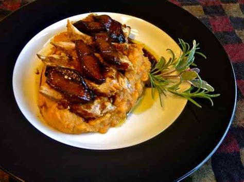 grilled-or-pan-fried-pork-chops-with-fresh-apples image