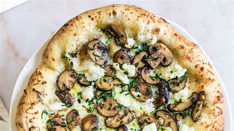 5-best-goat-cheese-pizza-recipes-to-try-at-home image