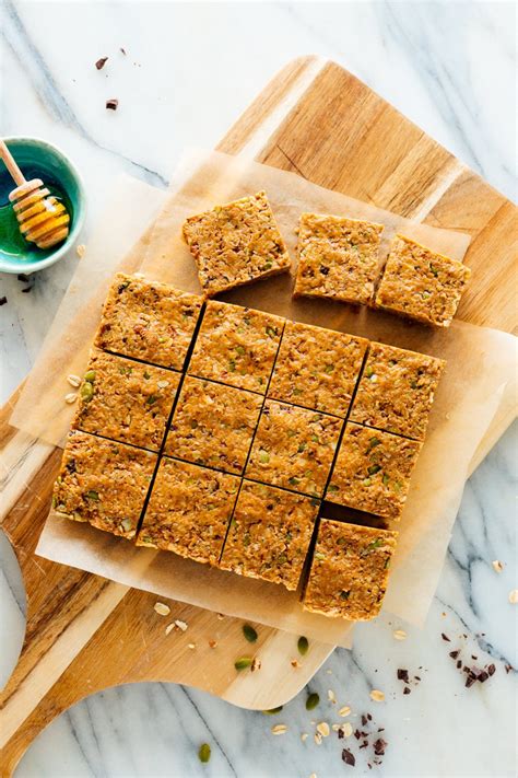 easy-no-bake-granola-bars-recipe-cookie image