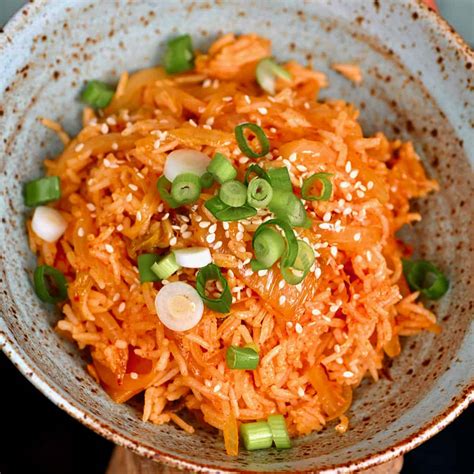 kimchi-fried-rice-kimchi-bokkeumbap image