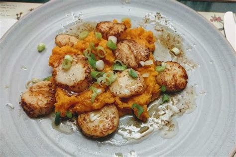 brown-butter-sea-scallops-with-ginger image