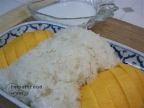 thai-sweet-sticky-rice-with-mango-khao-neeo image