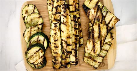 garlic-grilled-zucchini-how-to-grill-zucchini-slender image