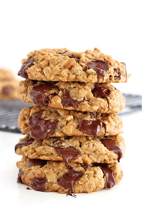 flourless-oatmeal-chocolate-chip-cookies-the-bakermama image