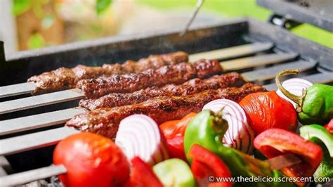 kabob-koobideh-minced-meat-kebab-the-delicious image