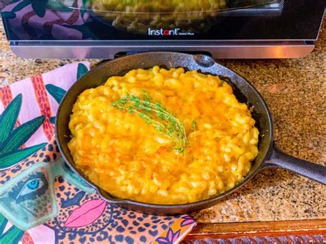 black-folks-soul-food-baked-macaroni-and-cheese image