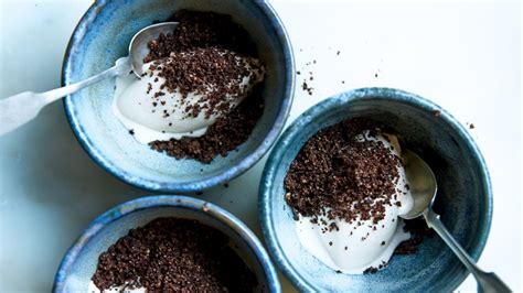 malted-chocolate-ice-cream-with-cocoa-coffee-crumbs image
