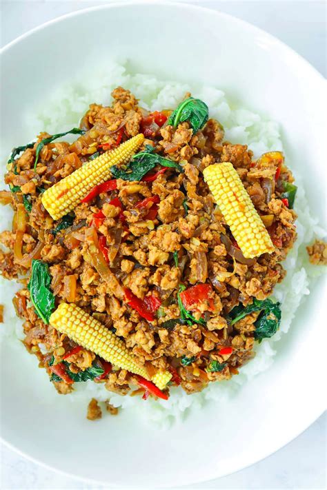 thai-holy-basil-chicken-pad-kra-pow-gai-that-spicy-chick image