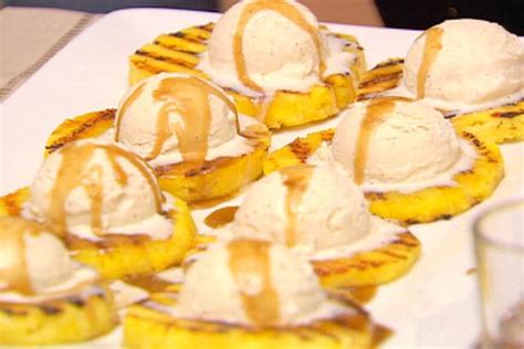 spotlight-recipe-grilled-pineapple-with-vanilla-ice-cream image
