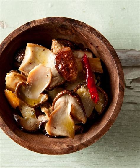 italian-marinated-mushrooms-recipe-preserved image