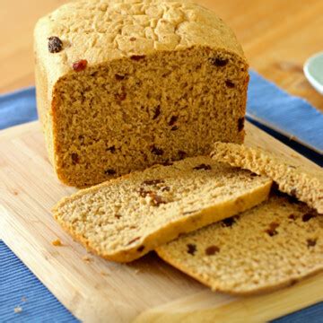 honey-sweetened-raisin-bread-in-the-bread-machine image