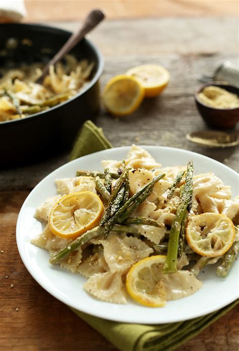 vegan-lemon-asparagus-pasta-minimalist image
