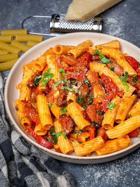 easy-kielbasa-pasta-skinny-spatula image
