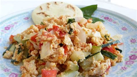 huevos-pericos-the-perfect-colombian-breakfast-dish image
