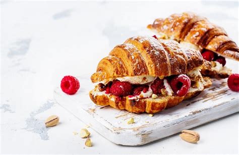24-foods-you-can-stuff-inside-a-croissant-gallery-the image