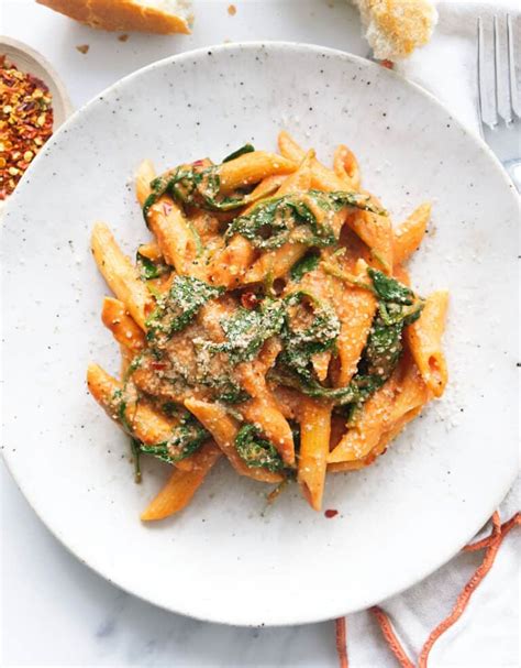 creamy-spinach-tomato-pasta-the-clever-meal image